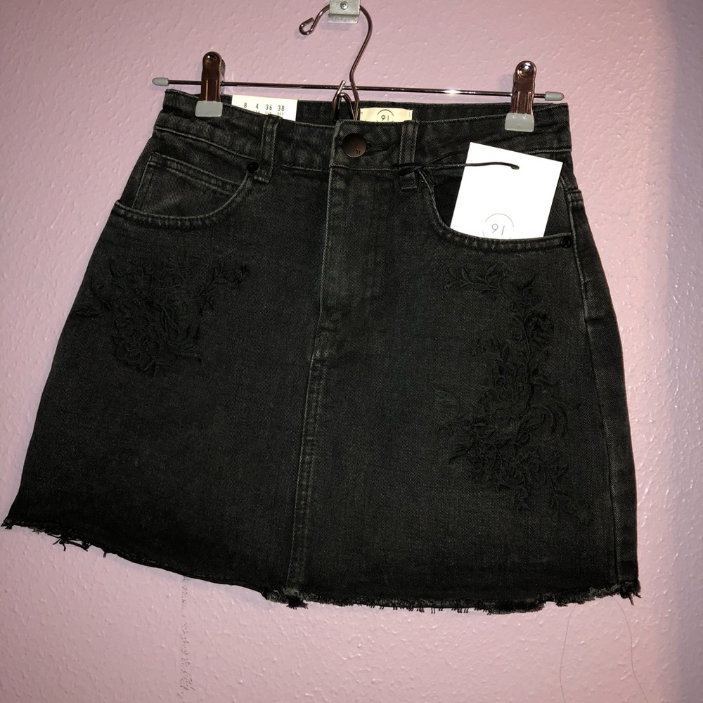 Black denim miniskirt - Picture 1 of 3